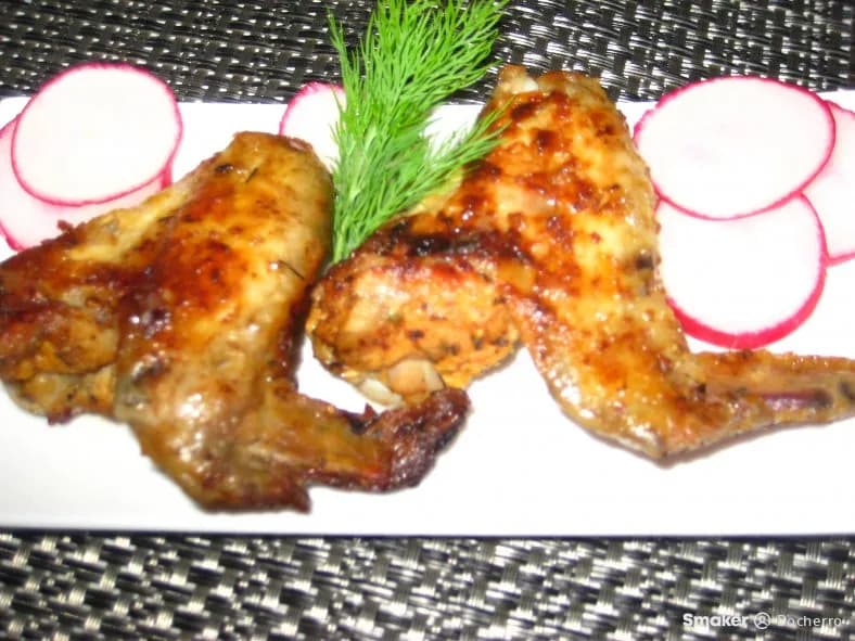 Chrupiące skrzydełka z grilla elektrycznego. Prosty przepis krok po kroku